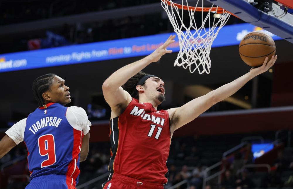 客场完胜富 客场完胜富